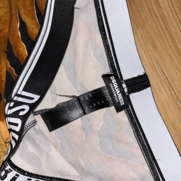 Authentic dsquared set - Picture 5 of 5